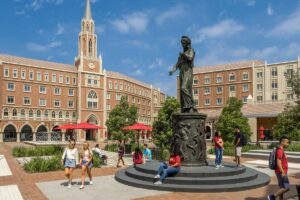 How to Find Apartments Near University of Southern California Campus