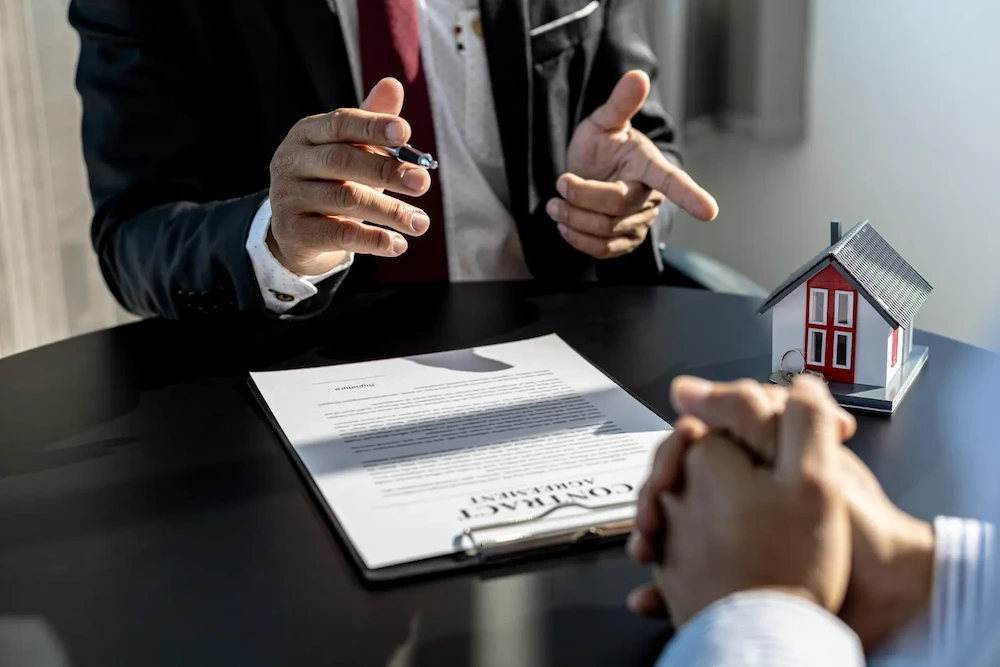 Broker vs Real Estate Agent Key Differences